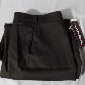 black capri pants with pockets